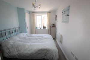 Main Bedroom - click for photo gallery